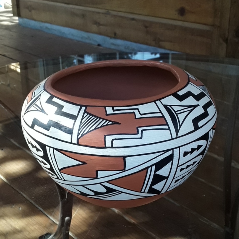 A Tavola Pottery handmade in Jemez mountains of Ne